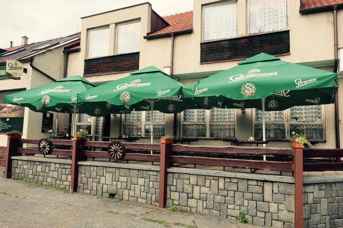Penzion A Restaurace U Jezirka Hrimezdice 外观 照片